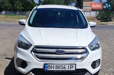 Внедорожник / Кроссовер Ford Kuga 2017 в 