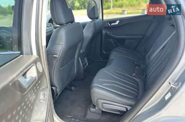 Внедорожник / Кроссовер Ford Kuga 2021 в 