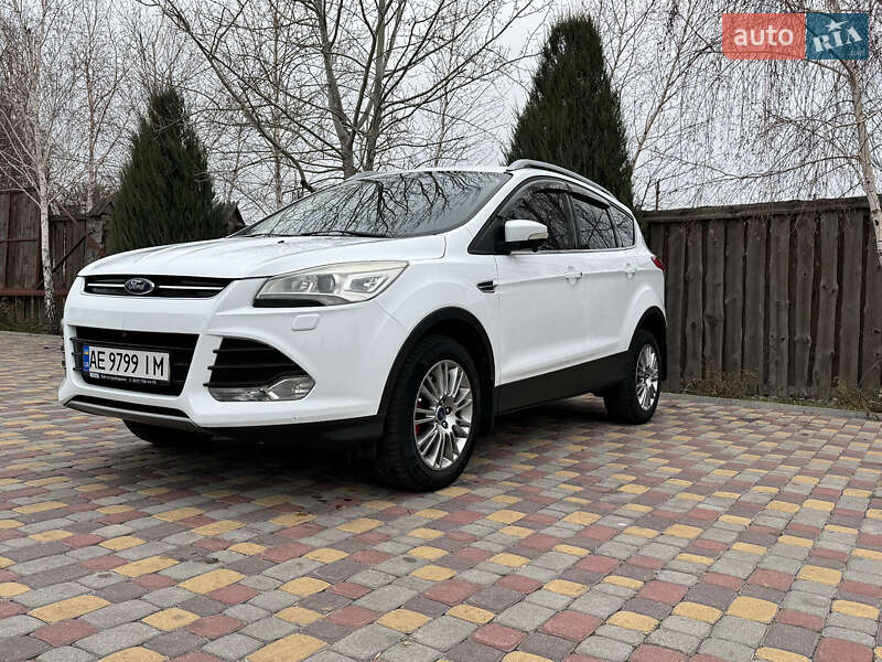 Внедорожник / Кроссовер Ford Kuga 2013 в 