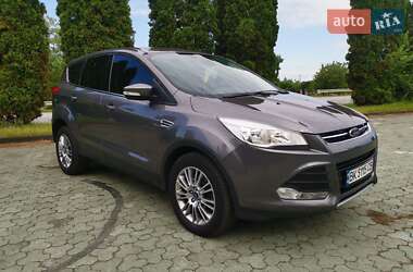 Внедорожник / Кроссовер Ford Kuga 2014 в 