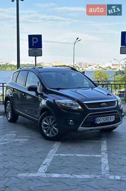 Позашляховик / Кросовер Ford Kuga 2011 в 