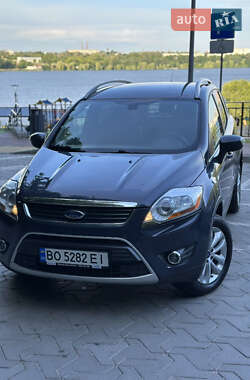 Позашляховик / Кросовер Ford Kuga 2011 в 