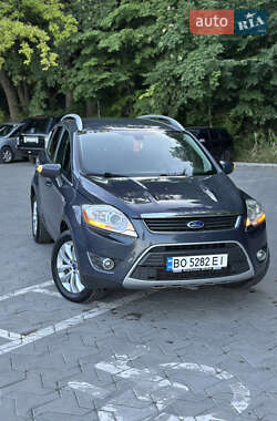 Позашляховик / Кросовер Ford Kuga 2011 в 