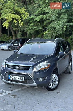 Позашляховик / Кросовер Ford Kuga 2011 в 