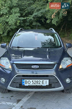 Позашляховик / Кросовер Ford Kuga 2011 в 