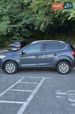 Позашляховик / Кросовер Ford Kuga 2011 в 