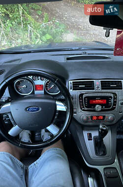 Позашляховик / Кросовер Ford Kuga 2011 в 