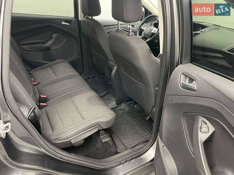 Позашляховик / Кросовер Ford Kuga 2015 в Києві