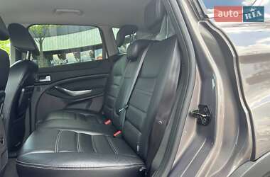 Внедорожник / Кроссовер Ford Kuga 2012 в 