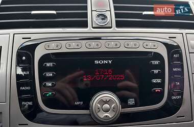 Внедорожник / Кроссовер Ford Kuga 2012 в 
