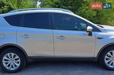 Внедорожник / Кроссовер Ford Kuga 2010 в 