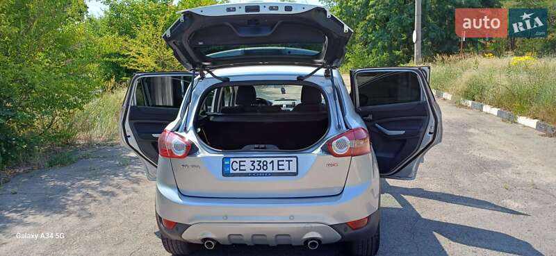Внедорожник / Кроссовер Ford Kuga 2010 в Каменском