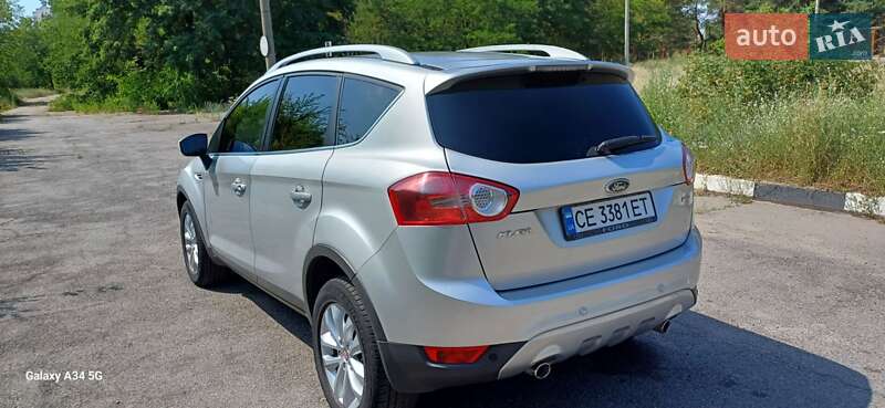 Внедорожник / Кроссовер Ford Kuga 2010 в Каменском