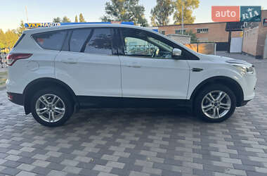 Внедорожник / Кроссовер Ford Kuga 2016 в 