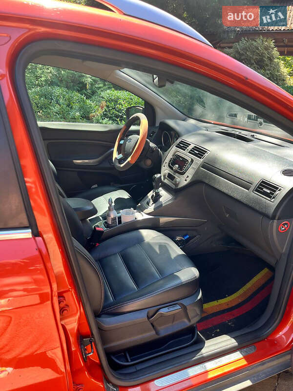 Внедорожник / Кроссовер Ford Kuga 2012 в Киеве