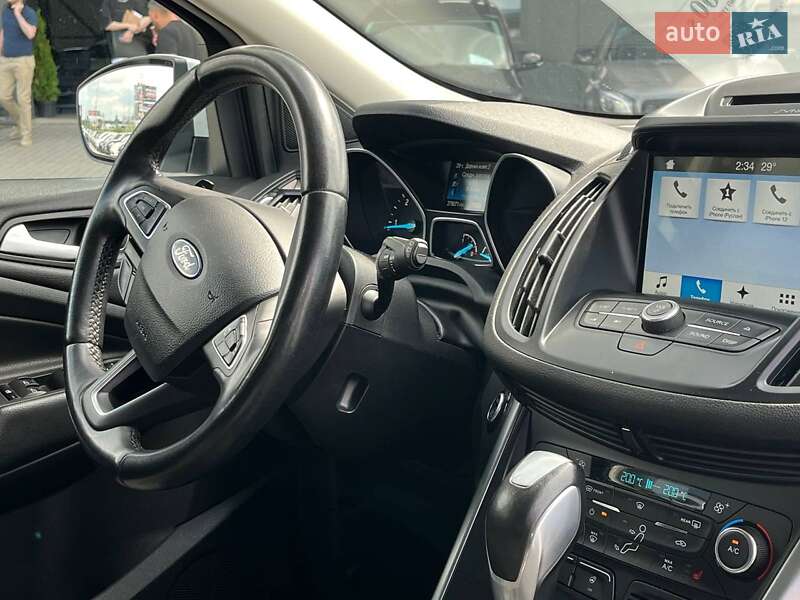 Внедорожник / Кроссовер Ford Kuga 2017 в Львове