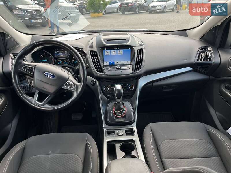 Внедорожник / Кроссовер Ford Kuga 2017 в Львове