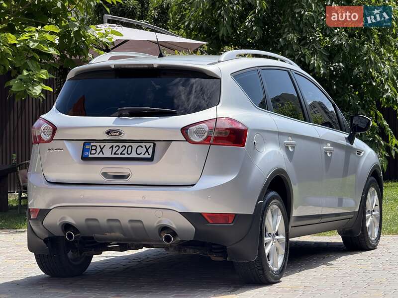 Внедорожник / Кроссовер Ford Kuga 2012 в Каменец-Подольском