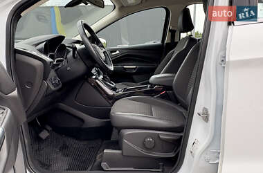 Внедорожник / Кроссовер Ford Kuga 2019 в 