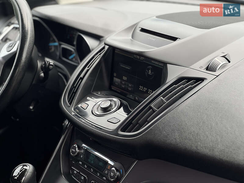 Внедорожник / Кроссовер Ford Kuga 2016 в Ужгороде