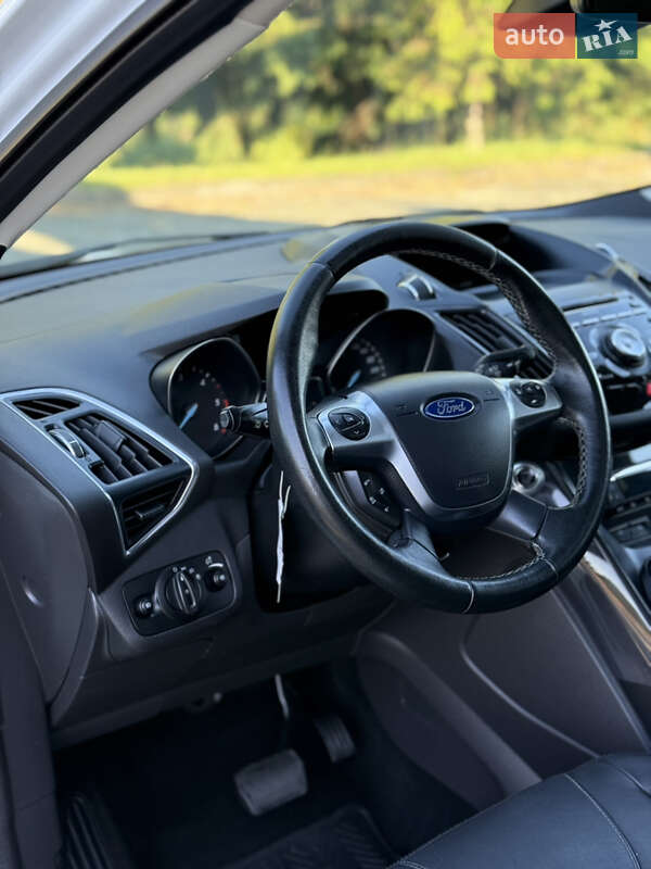 Внедорожник / Кроссовер Ford Kuga 2015 в Дубно