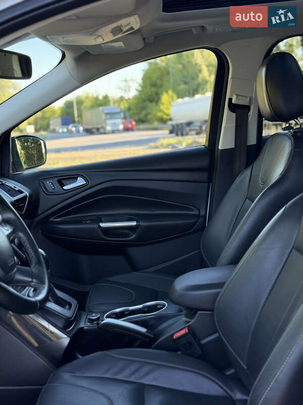Внедорожник / Кроссовер Ford Kuga 2015 в Дубно