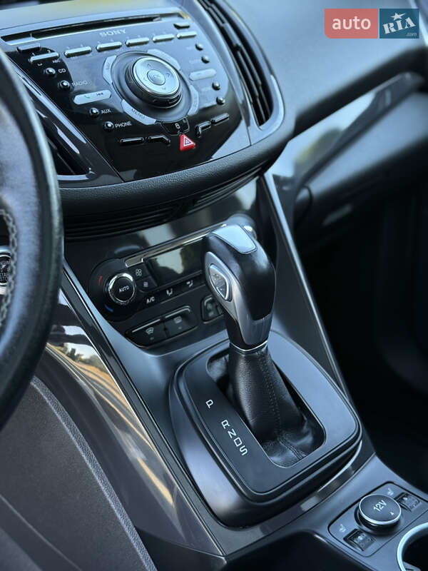 Внедорожник / Кроссовер Ford Kuga 2015 в Дубно