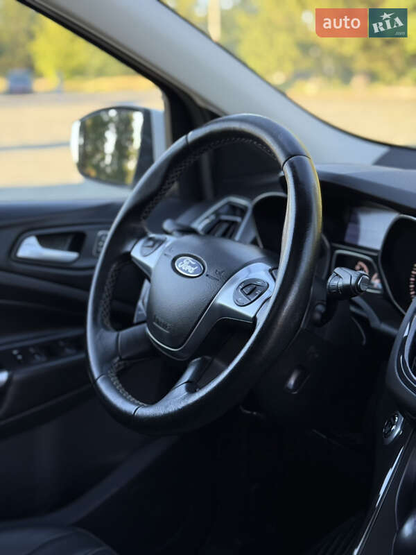 Внедорожник / Кроссовер Ford Kuga 2015 в Дубно