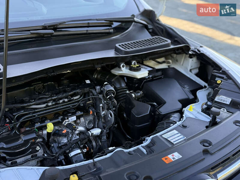 Внедорожник / Кроссовер Ford Kuga 2015 в Дубно