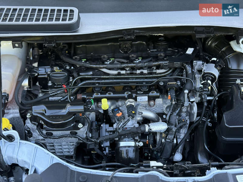 Внедорожник / Кроссовер Ford Kuga 2015 в Дубно