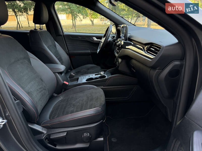 Внедорожник / Кроссовер Ford Kuga 2023 в Николаеве