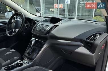 Внедорожник / Кроссовер Ford Kuga 2016 в 