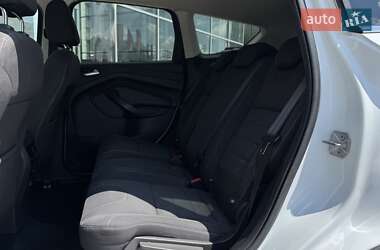 Внедорожник / Кроссовер Ford Kuga 2016 в 