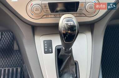 Внедорожник / Кроссовер Ford Kuga 2012 в 