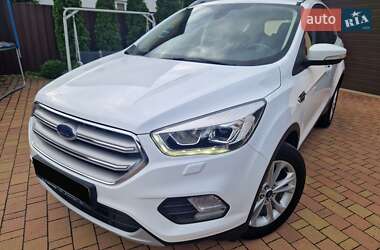 Внедорожник / Кроссовер Ford Kuga 2019 в 