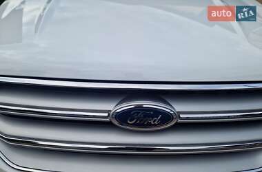 Внедорожник / Кроссовер Ford Kuga 2019 в 
