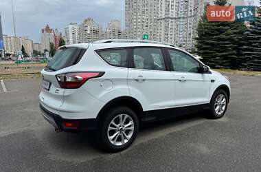 Внедорожник / Кроссовер Ford Kuga 2019 в 