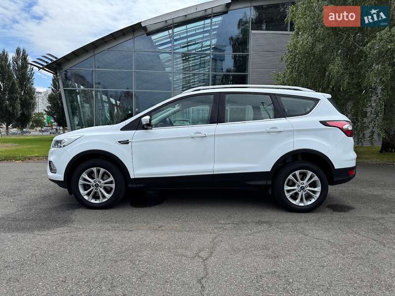 Позашляховик / Кросовер Ford Kuga 2019 в Києві