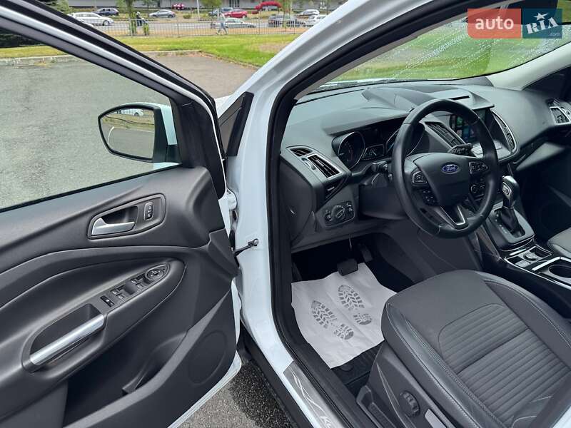 Позашляховик / Кросовер Ford Kuga 2019 в Києві