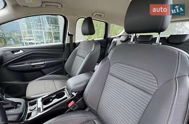 Внедорожник / Кроссовер Ford Kuga 2019 в 
