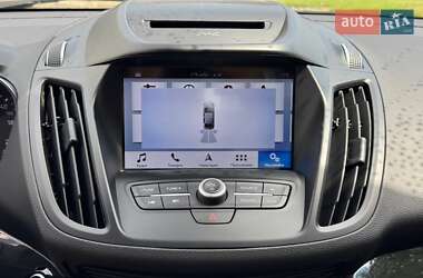 Внедорожник / Кроссовер Ford Kuga 2019 в 