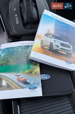 Внедорожник / Кроссовер Ford Kuga 2019 в 
