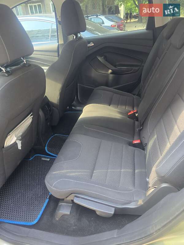 Внедорожник / Кроссовер Ford Kuga 2014 в Днепре