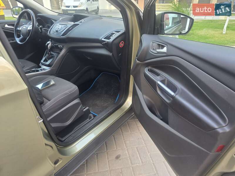 Внедорожник / Кроссовер Ford Kuga 2014 в Днепре