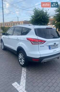 Внедорожник / Кроссовер Ford Kuga 2015 в 