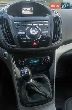 Внедорожник / Кроссовер Ford Kuga 2013 в 