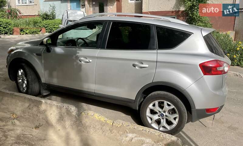 Внедорожник / Кроссовер Ford Kuga 2011 в Ровно