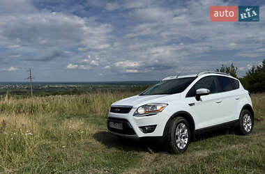 Внедорожник / Кроссовер Ford Kuga 2010 в Надворной