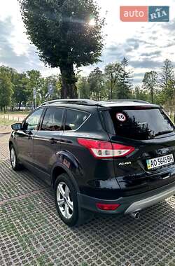 Внедорожник / Кроссовер Ford Kuga 2014 в 