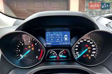 Внедорожник / Кроссовер Ford Kuga 2014 в 
